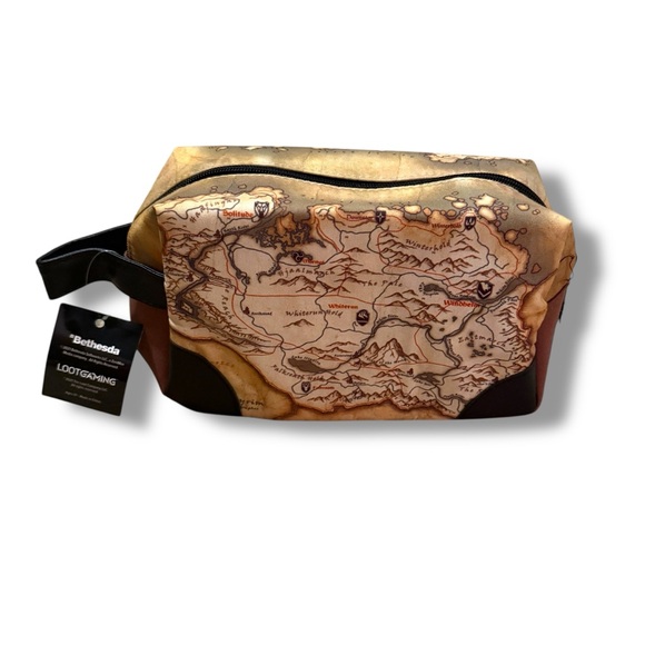 Bethesda‎ The Elder Scrolls SKYRIM Map Dopp Toiletry Bag NEW Loot Gaming - Picture 1 of 10
